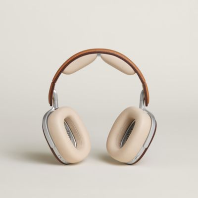 Tech accessories and leather cases | Hermès USA